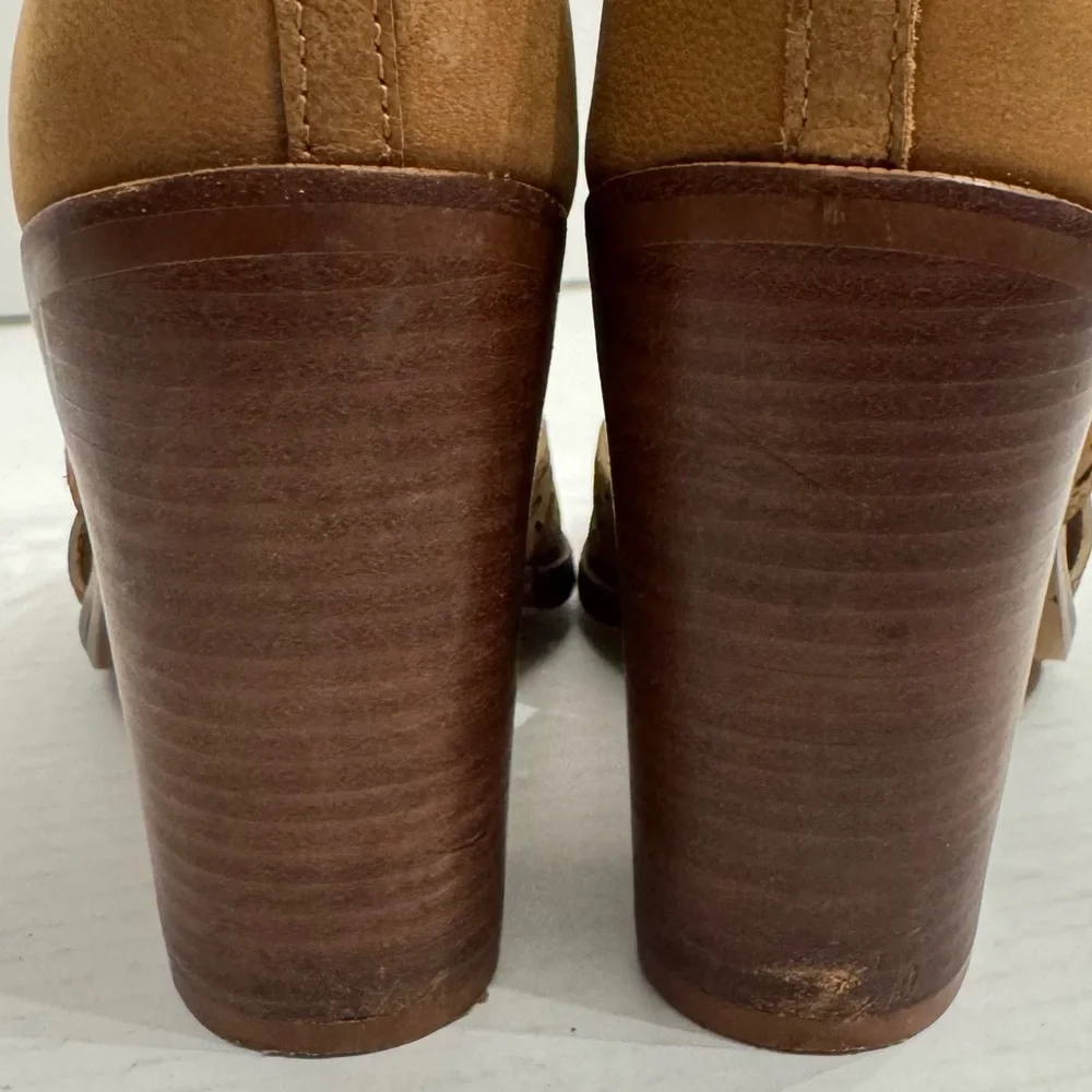 Gianni Bini Gypsie Daze 6M Tan Brown Open Toe Eyelet Lace Up Block Heel Sandals